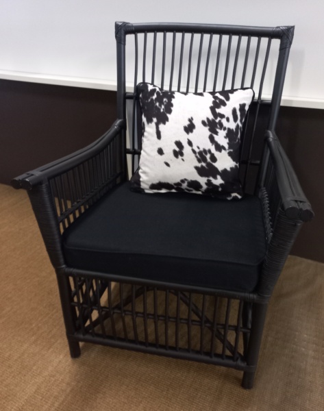 Columbus Host Chair [Black]